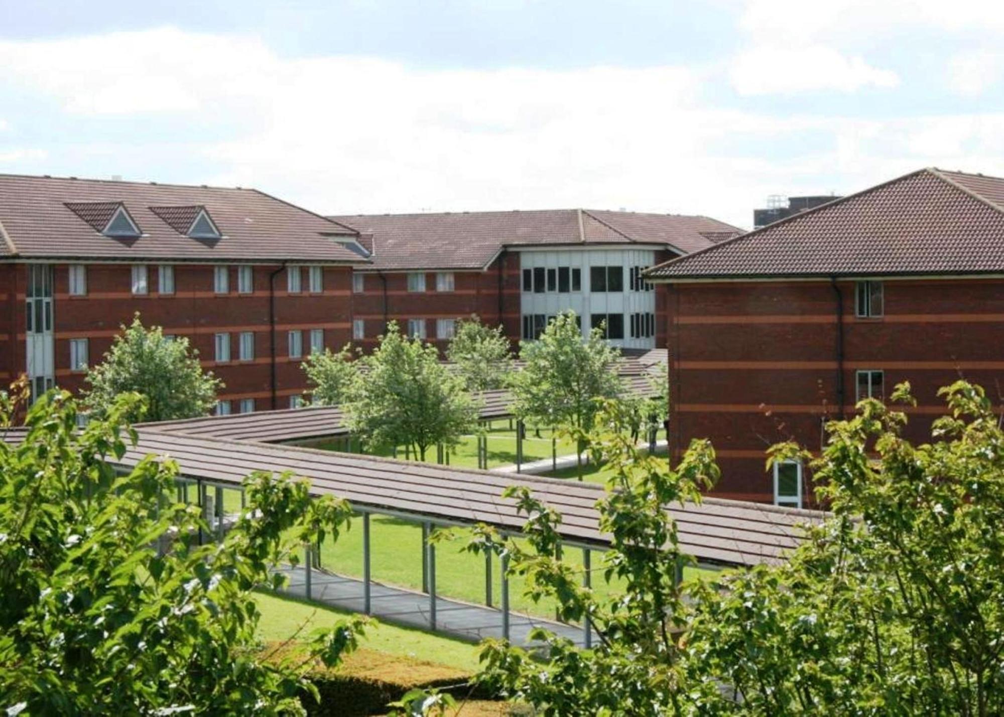 מלון סטון Yarnfield Park Training And Conference Centre מראה חיצוני תמונה