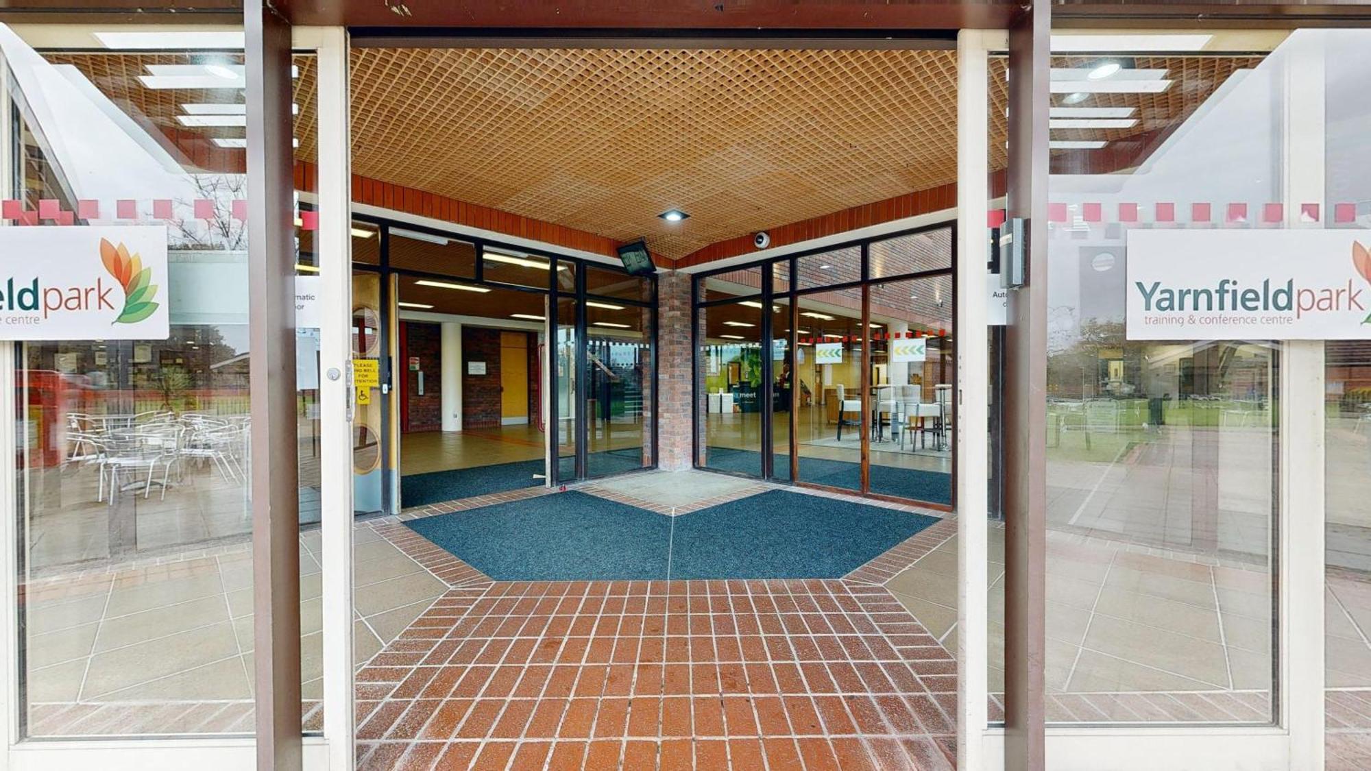 מלון סטון Yarnfield Park Training And Conference Centre מראה חיצוני תמונה